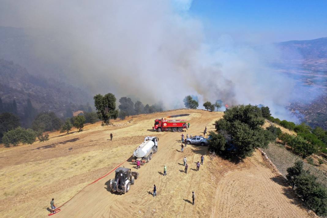 Aydın'daki orman yangınından son görüntüler 11